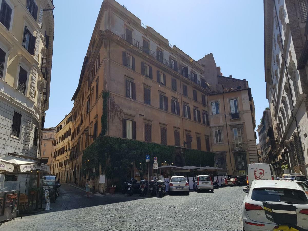 Pantheon Navona Rome