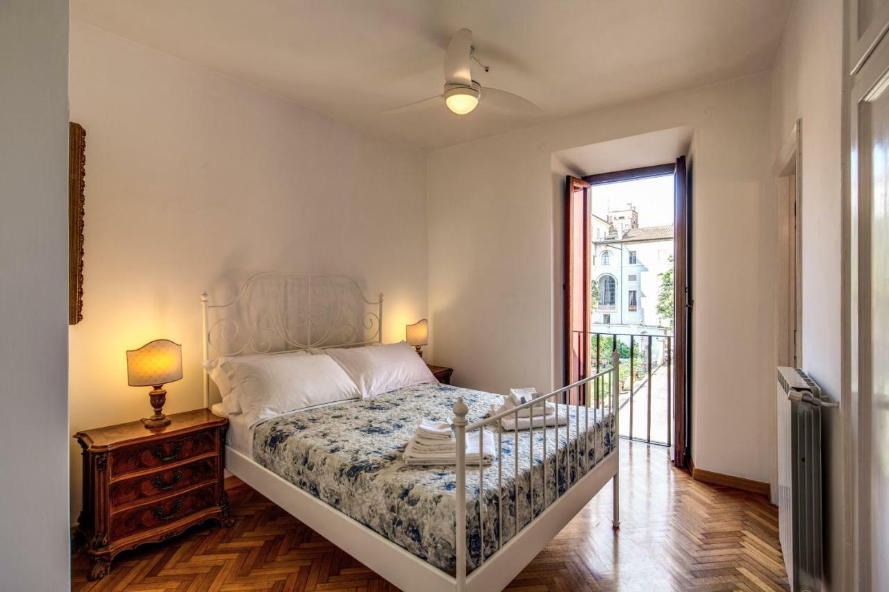 Campo Di Fiori 2 Bedroom Via Giulia Apartment