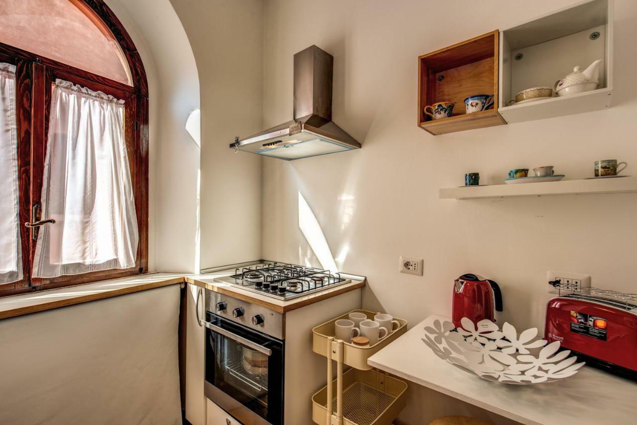 Campo Di Fiori 2 Bedroom Via Giulia Apartment *