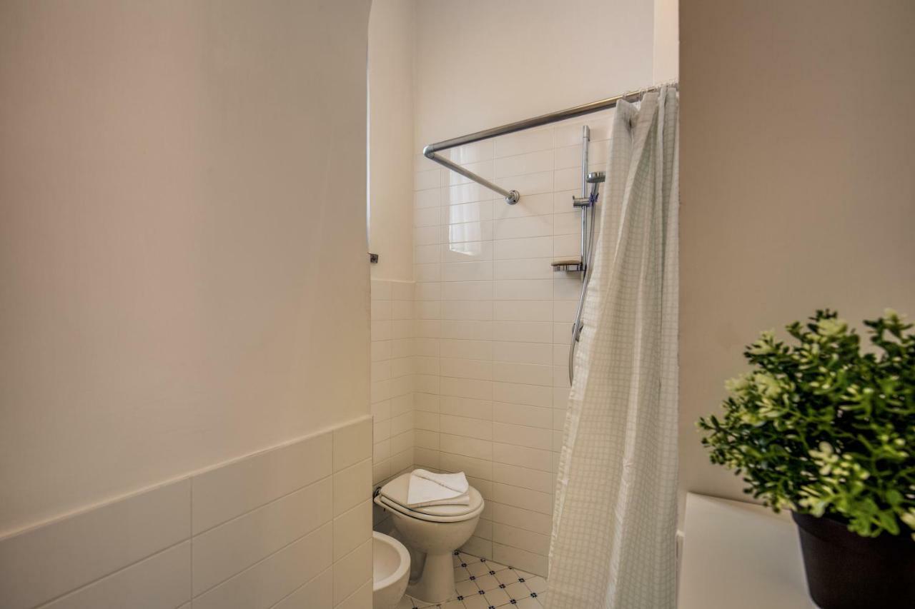 Apartment Campo Di Fiori 2 Bedroom Via Giulia Rome