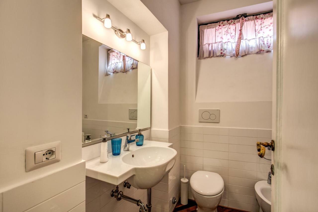 Campo Di Fiori 2 Bedroom Via Giulia Apartment