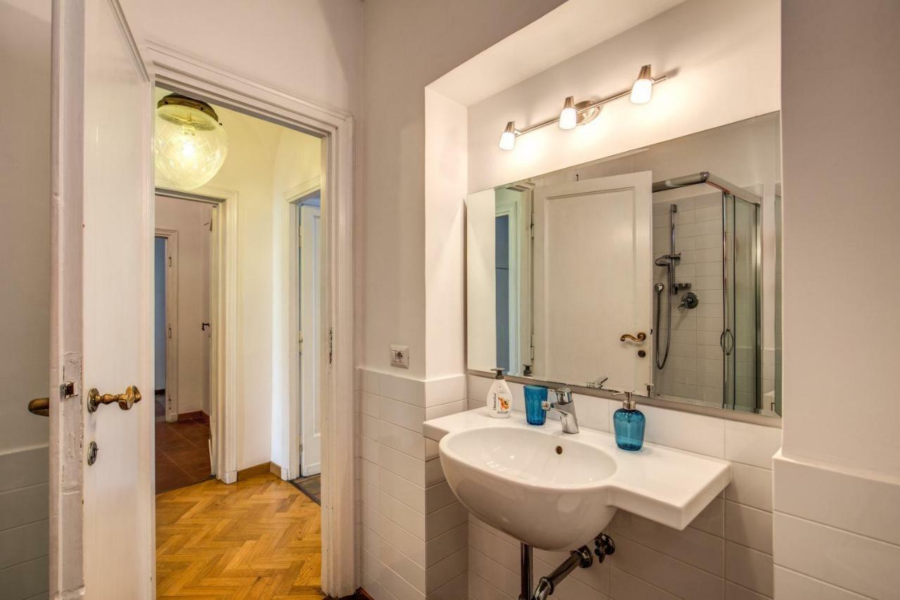 Campo Di Fiori 2 Bedroom Via Giulia Apartment Rome