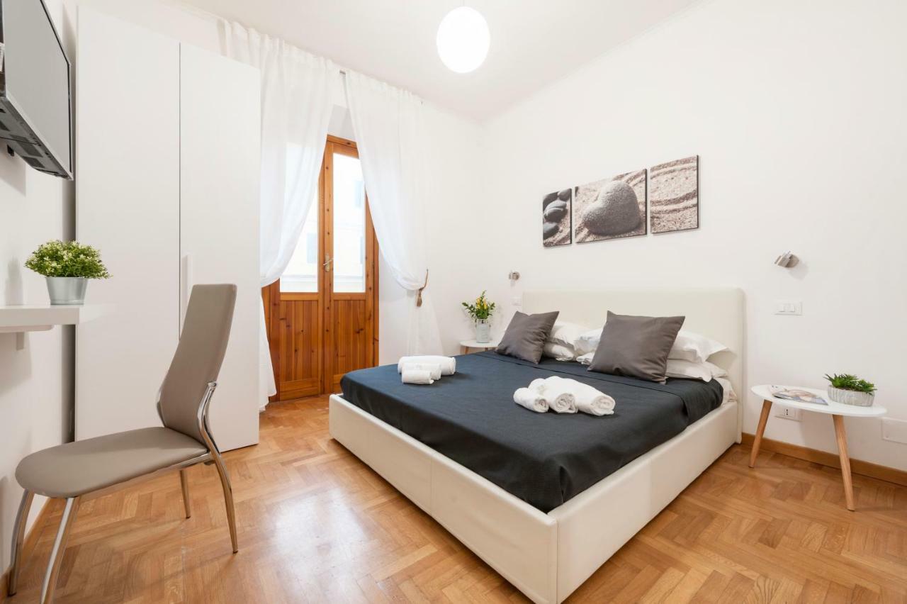 White Flat Labicana * Roma