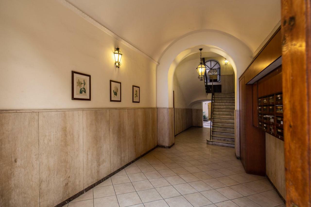 O La Civetta Di Trastevere B * Rome