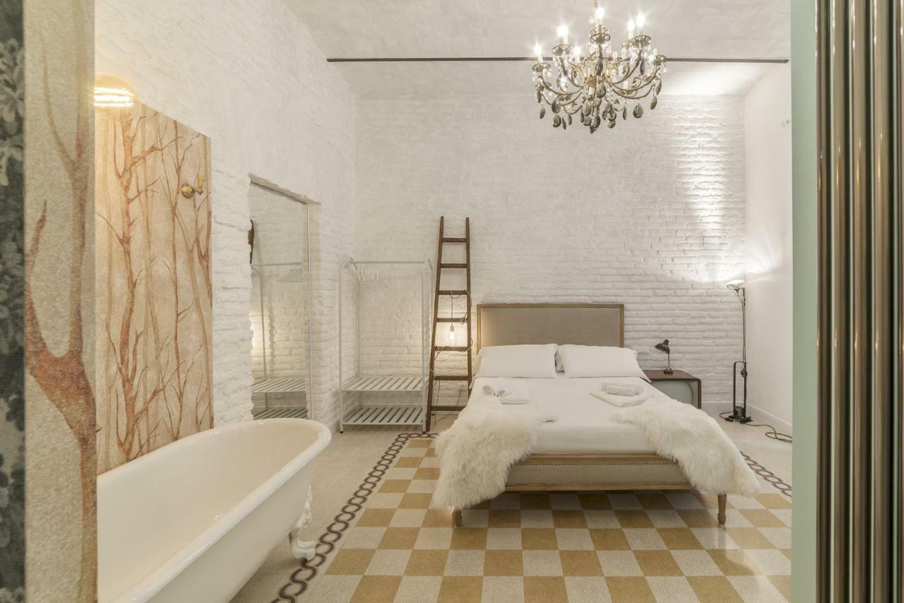 Romantic Vintage Colosseum Apartment