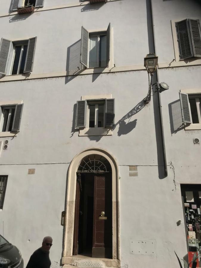Apartment La Casa Dell'arte Nel Cuore Di Rome