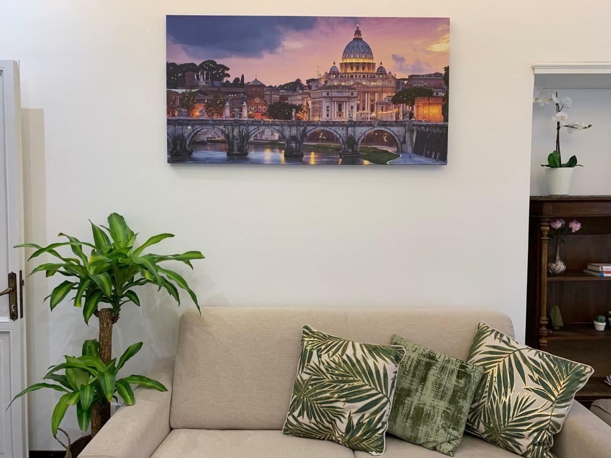 St.peter White House * Rome