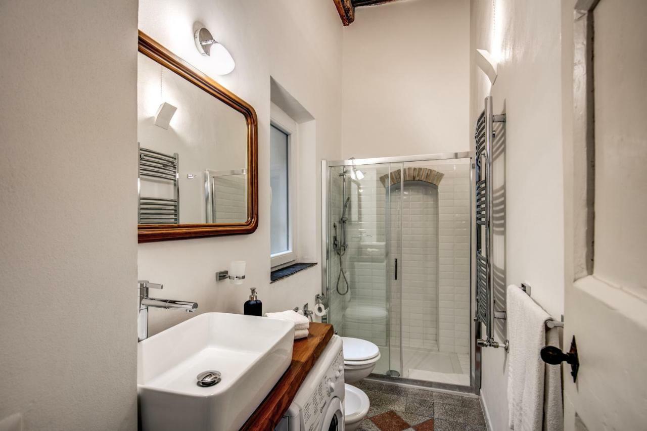 Apartment Farnese House In *