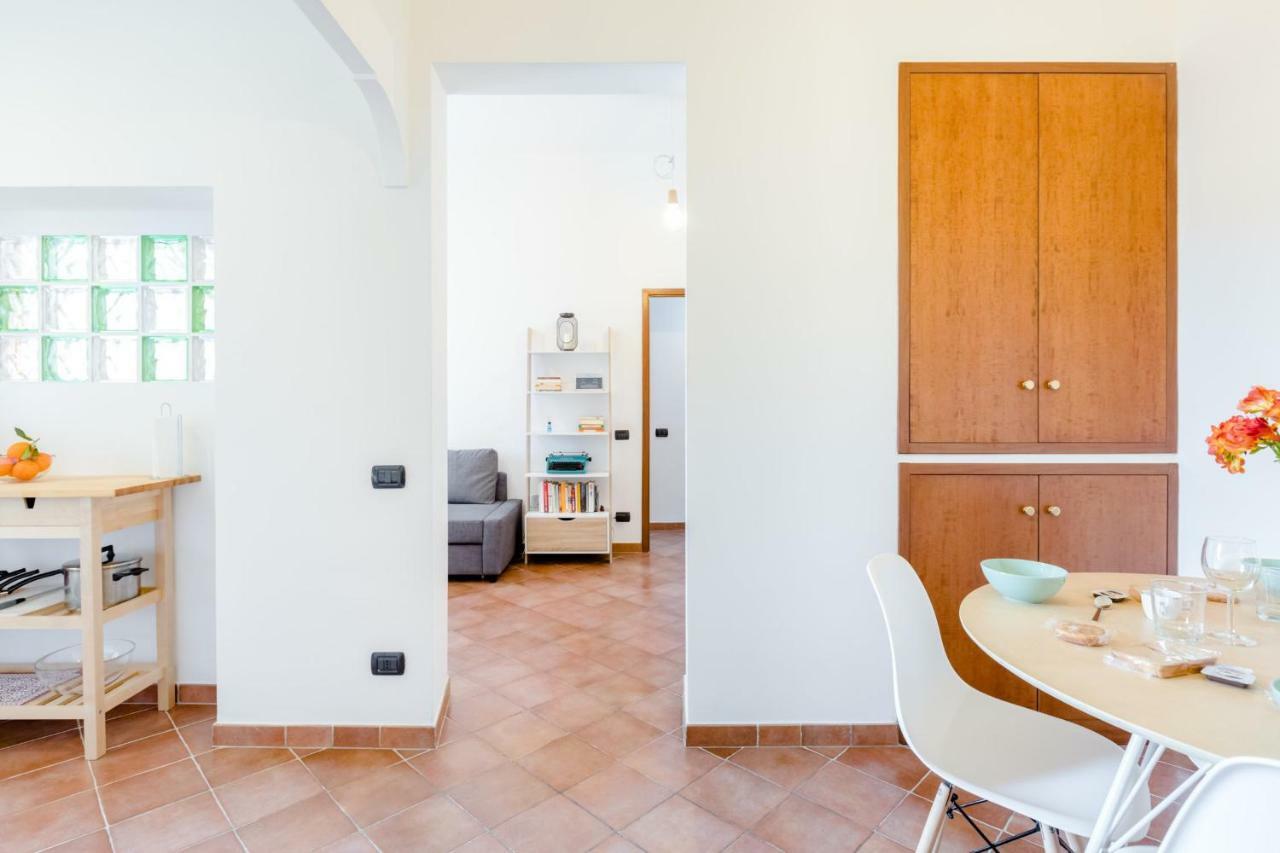Vinylogy Apartment