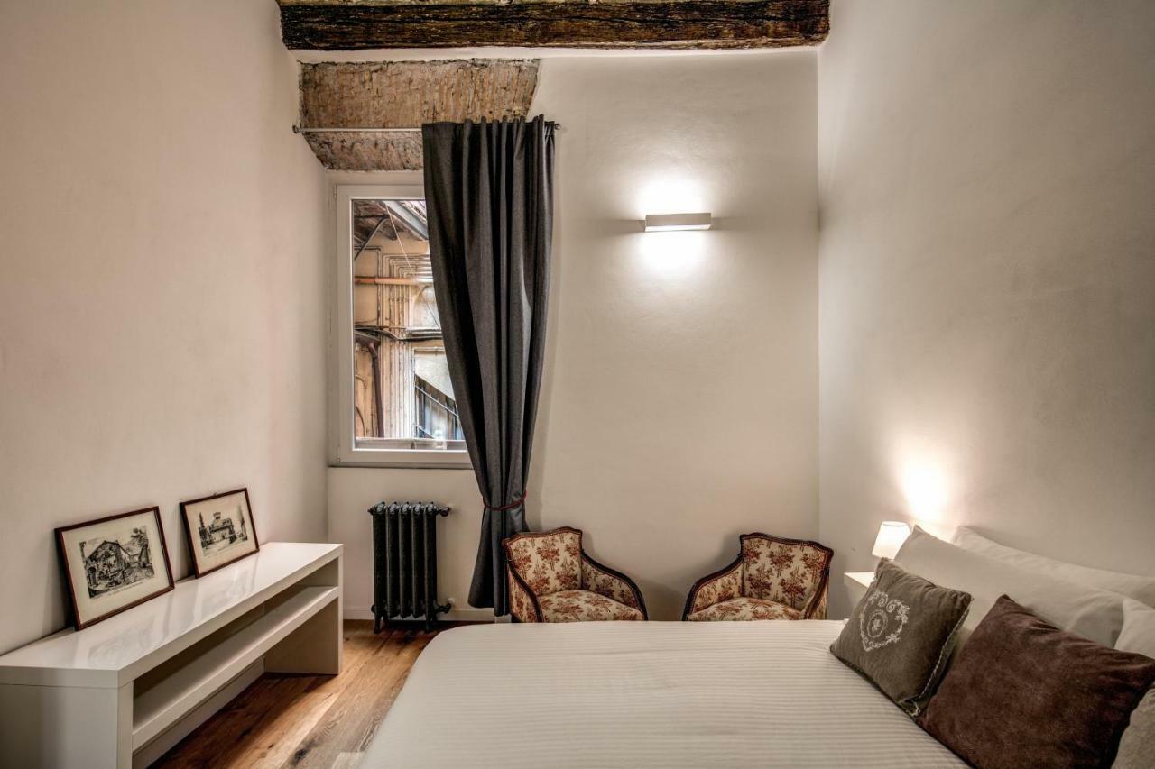 Farnese House In