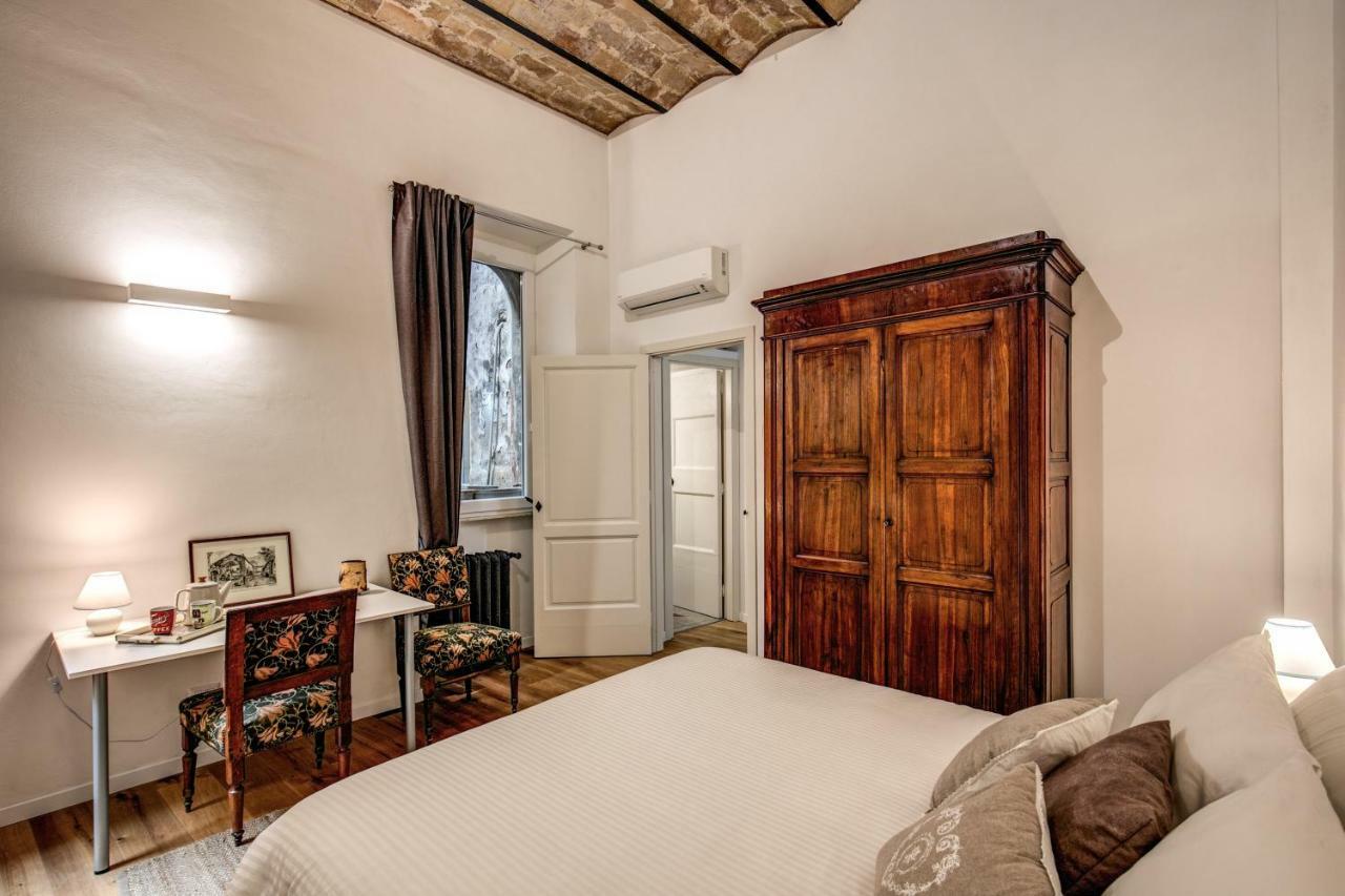 Farnese House In