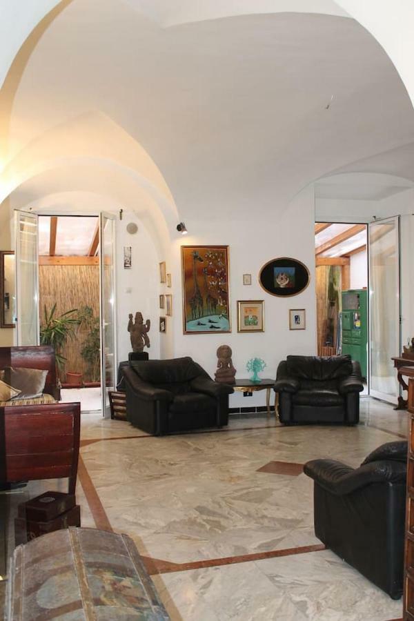Elly's Loft Apartment *