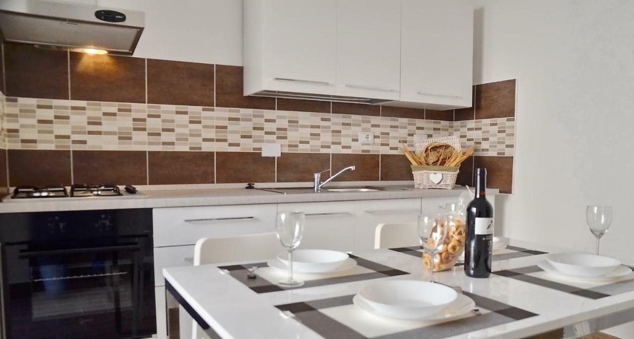 Apartment Domitilla - Luxury In The Heart Of