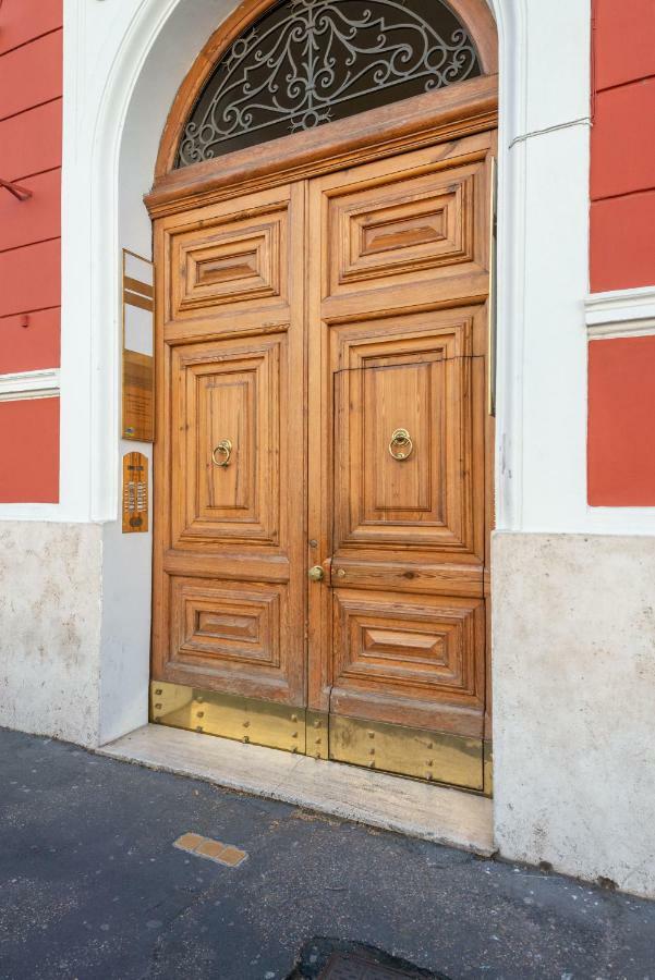 Vatican Large Apartment *