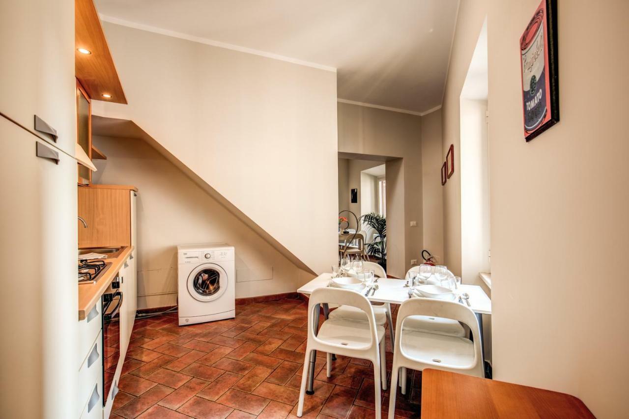 Appartamento Via Del Monte Della Farina Rome