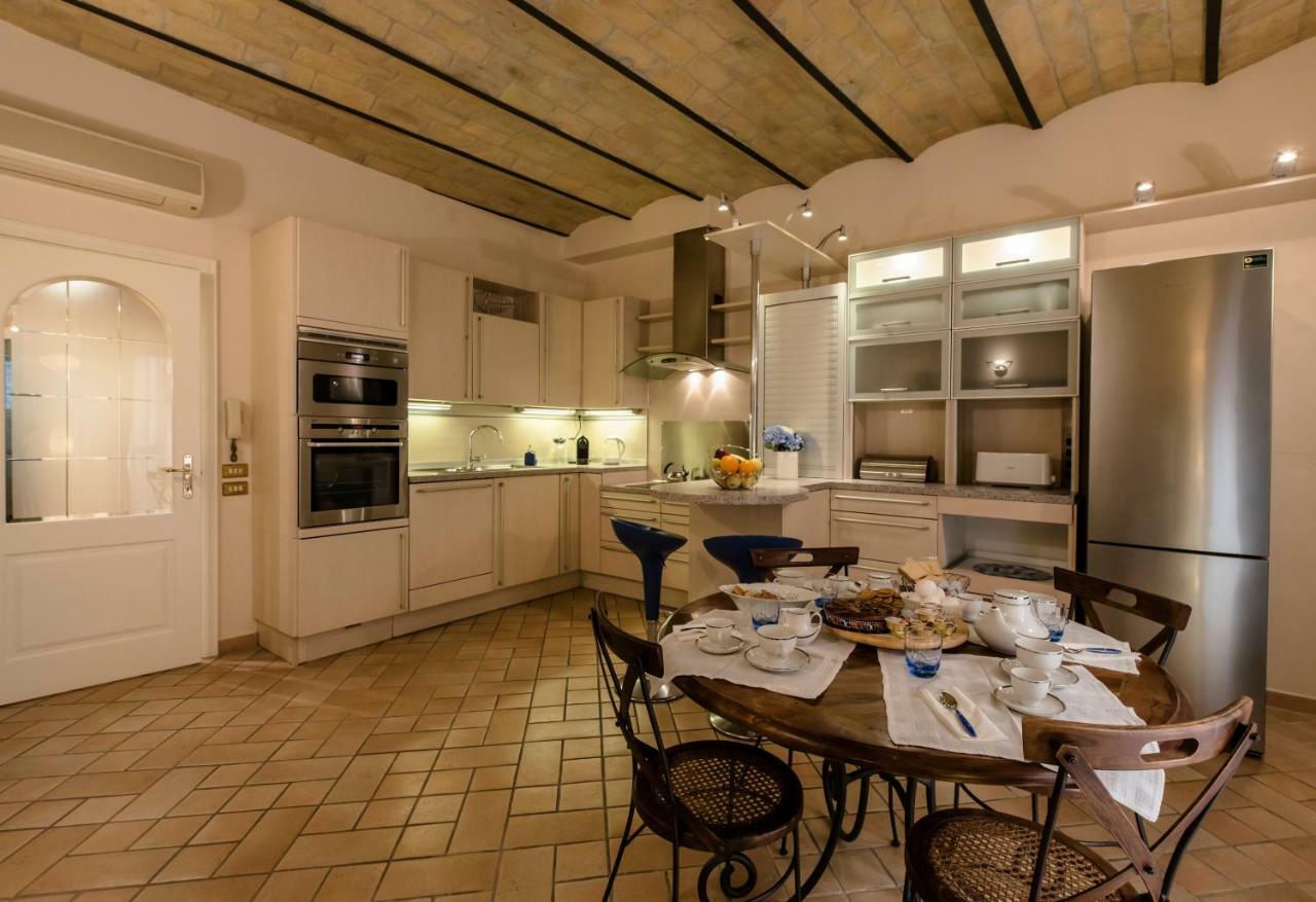 Hometrevi Apartment *