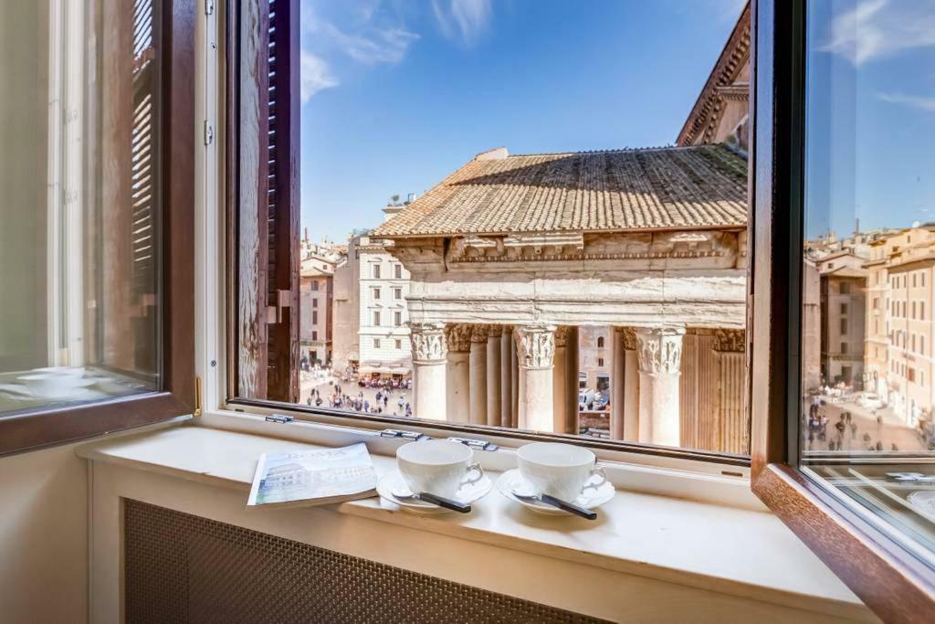 Luxurious Loft Facing The Pantheon *