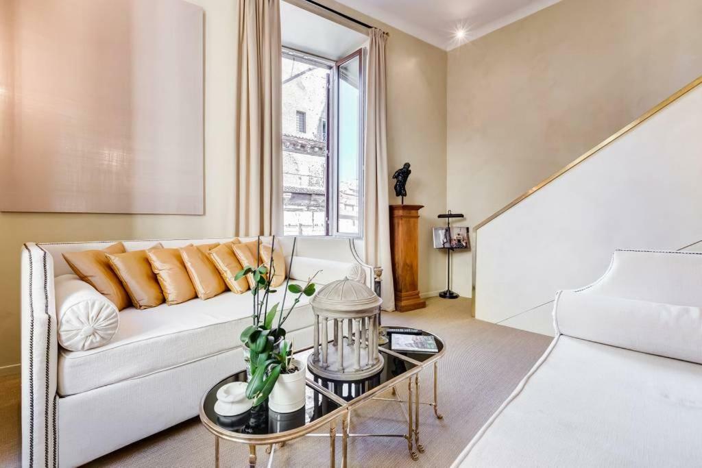 Luxurious Loft Facing The Pantheon Holiday home *