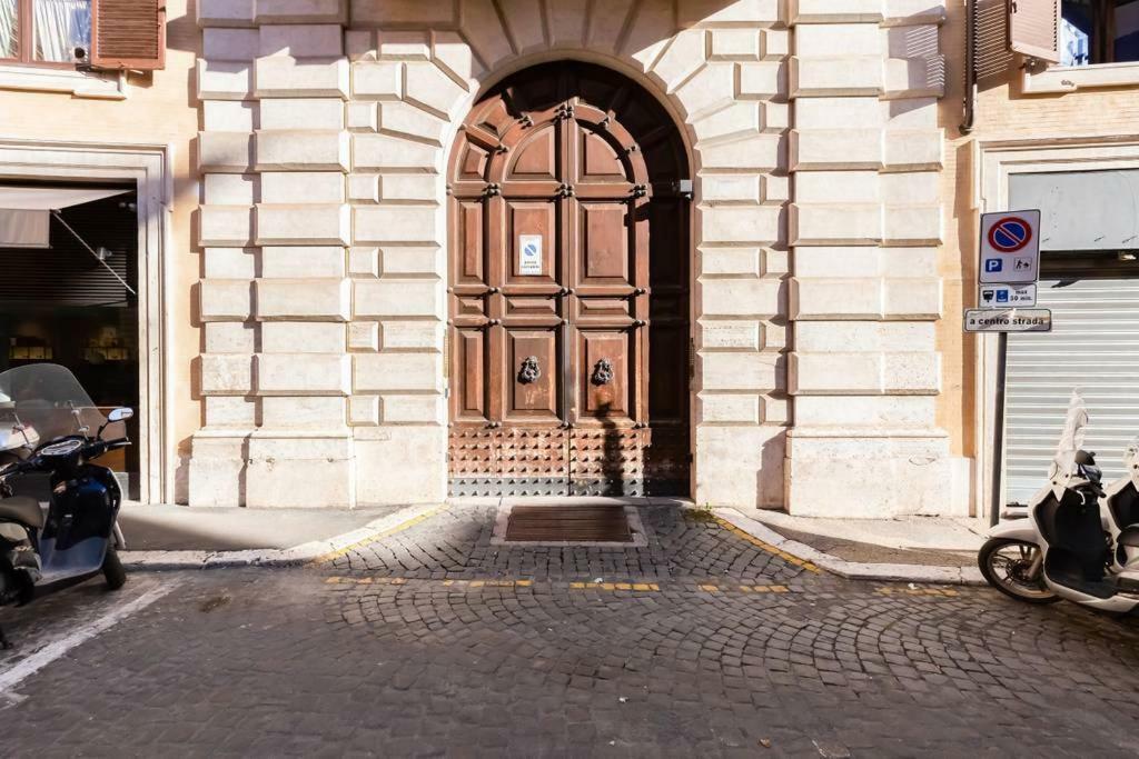 Holiday home Luxurious Loft Facing The Pantheon