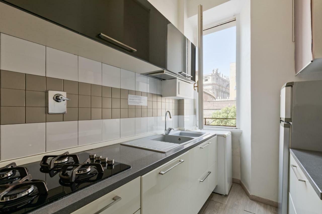 Apartment Atmosfere St. Peter 33 Rome