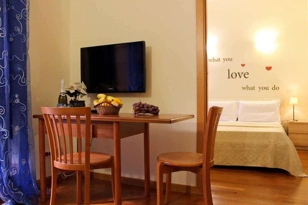 Aida Trevi Fountain Apartment