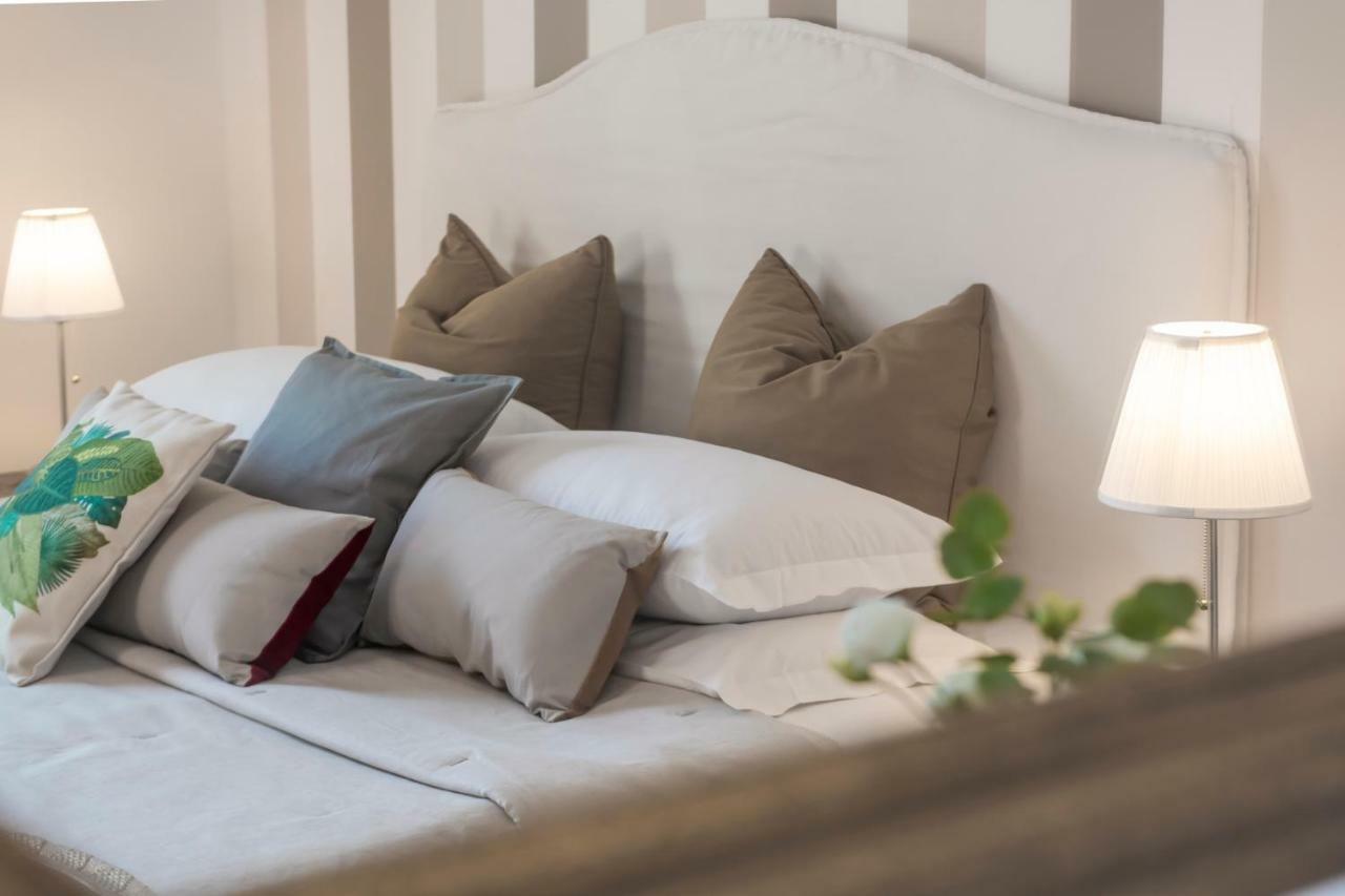 New! Spanish Step Design Apartment *