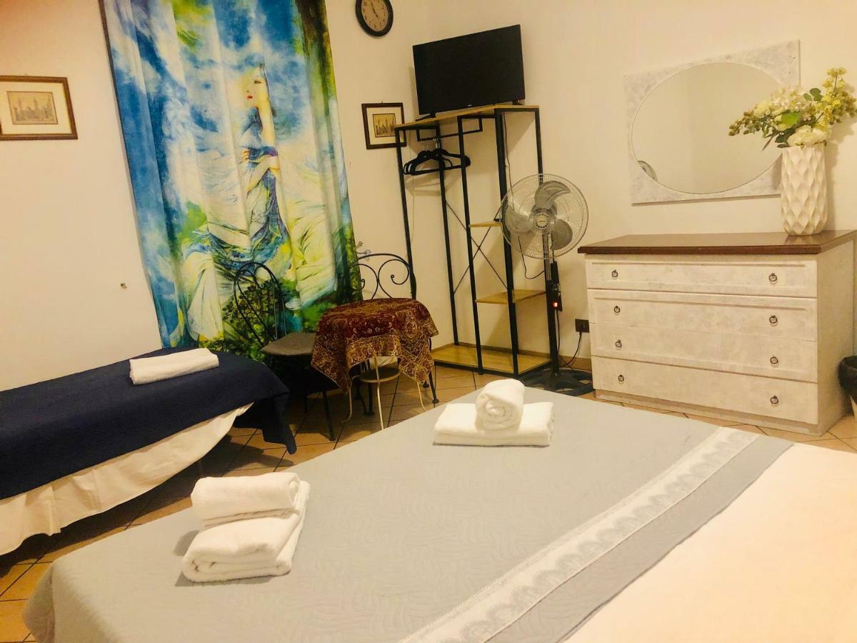Parisa Guest house
