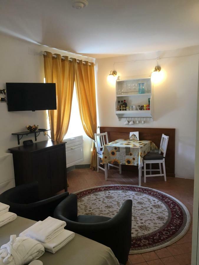 Appartamento M9 Pantheon Attic 10 *