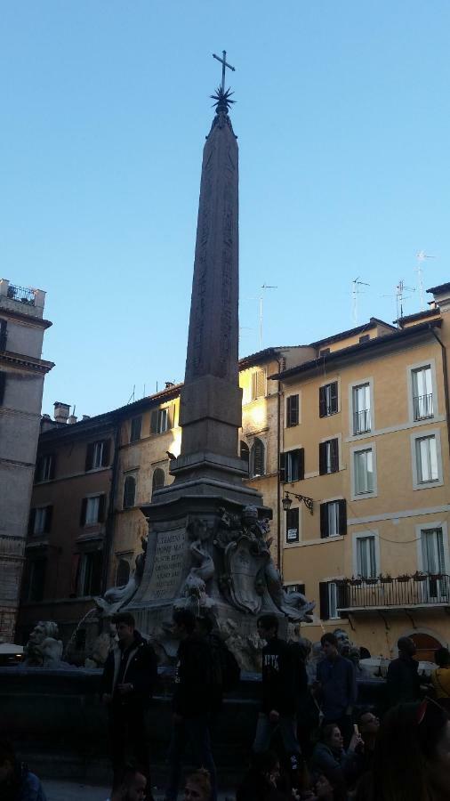 Pantheon Navona * Rome