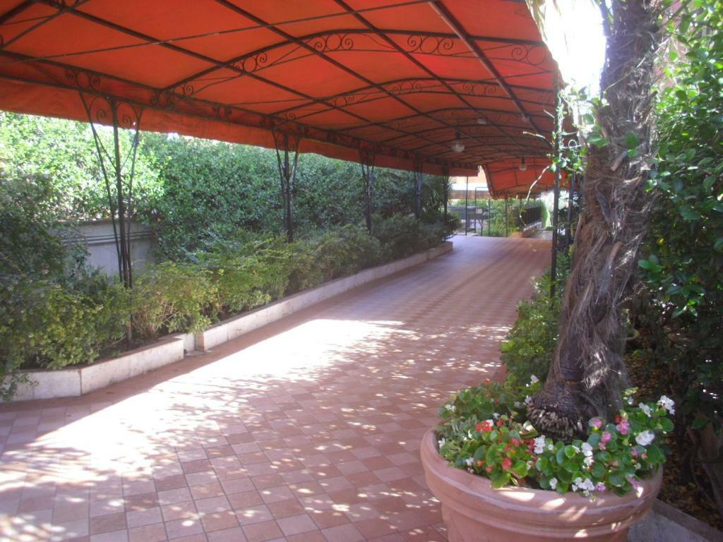 Lovely Little In Via Aurelia Appartamento *