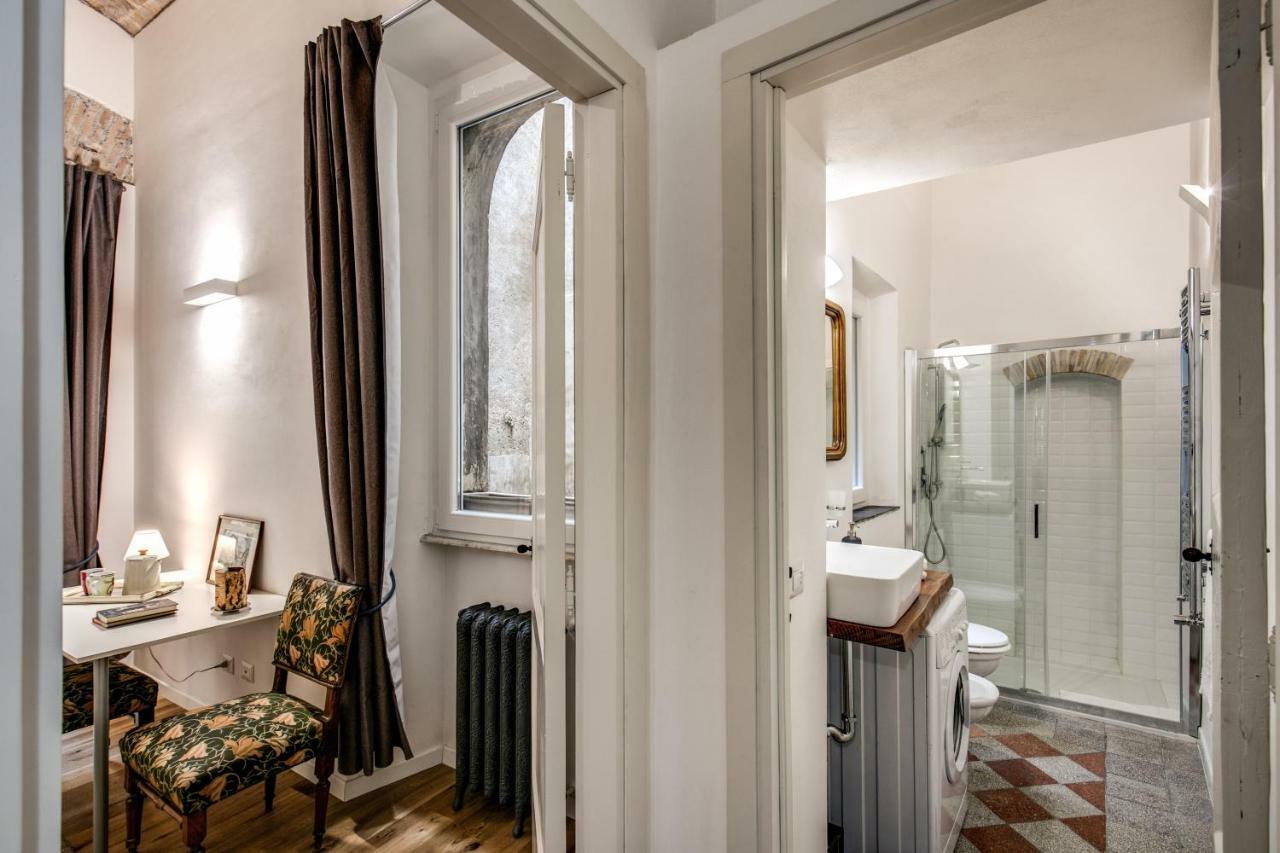 Farnese House In