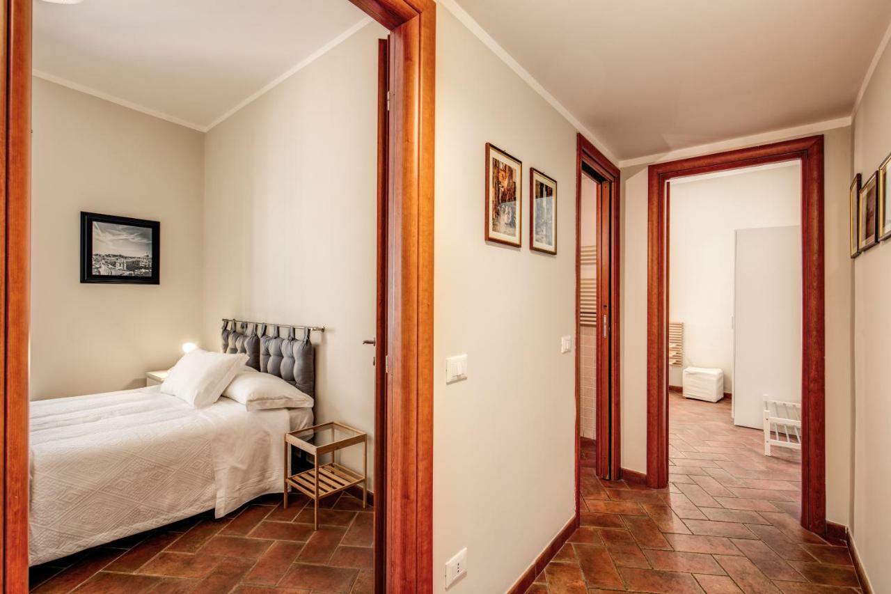 Apartment Appartamento Via Del Monte Della Farina Rome