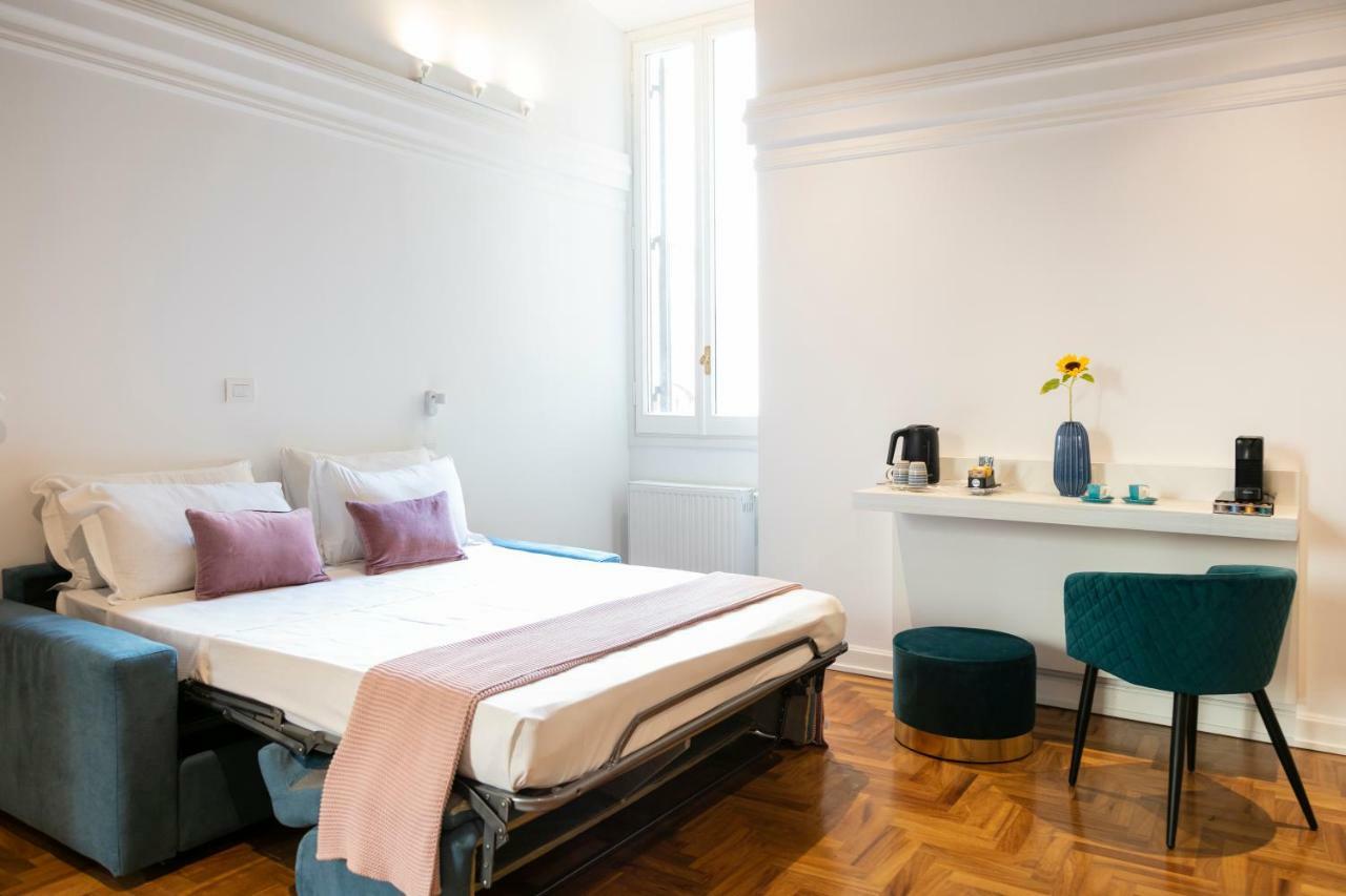 Hadrianus Temple - The Venue Collection Guest house Rome