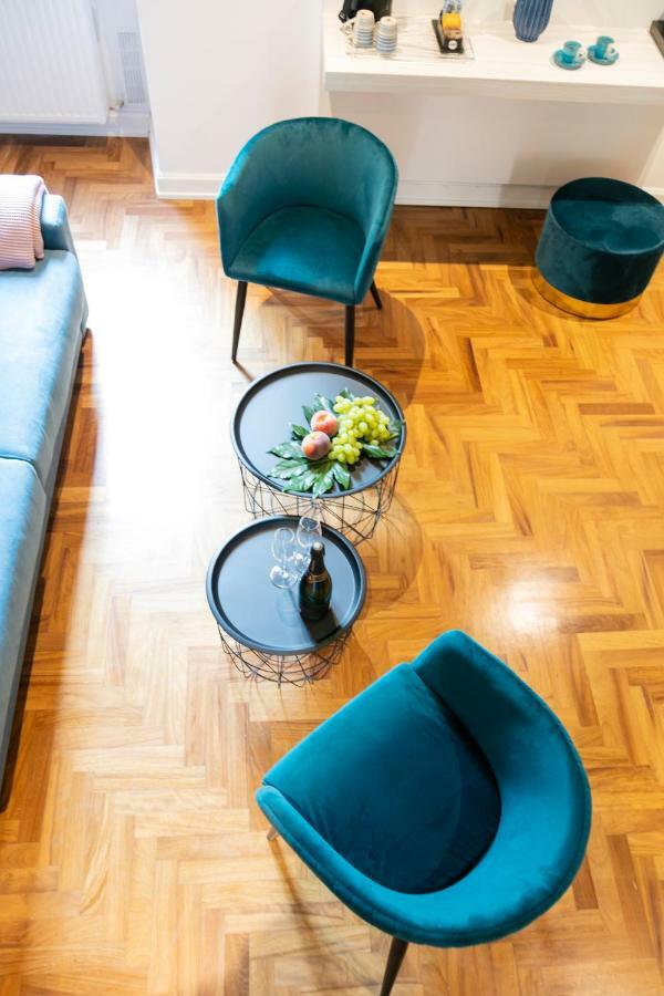 Hadrianus Temple - The Venue Collection Guest house Rome