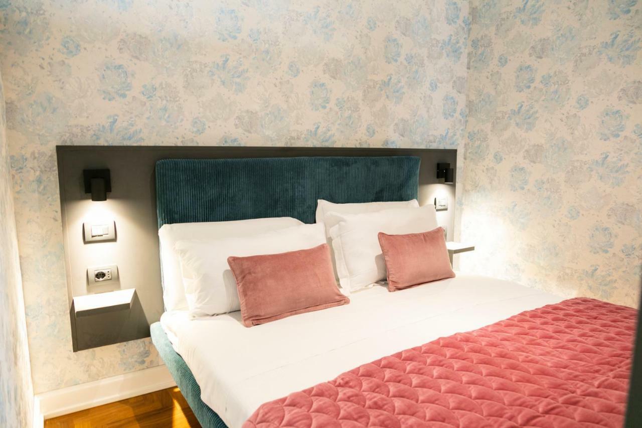 Hadrianus Temple - The Venue Collection Guest house Rome