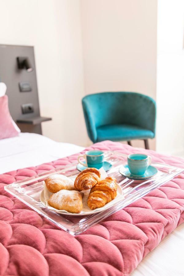 Hadrianus Temple - The Venue Collection Guest house Rome