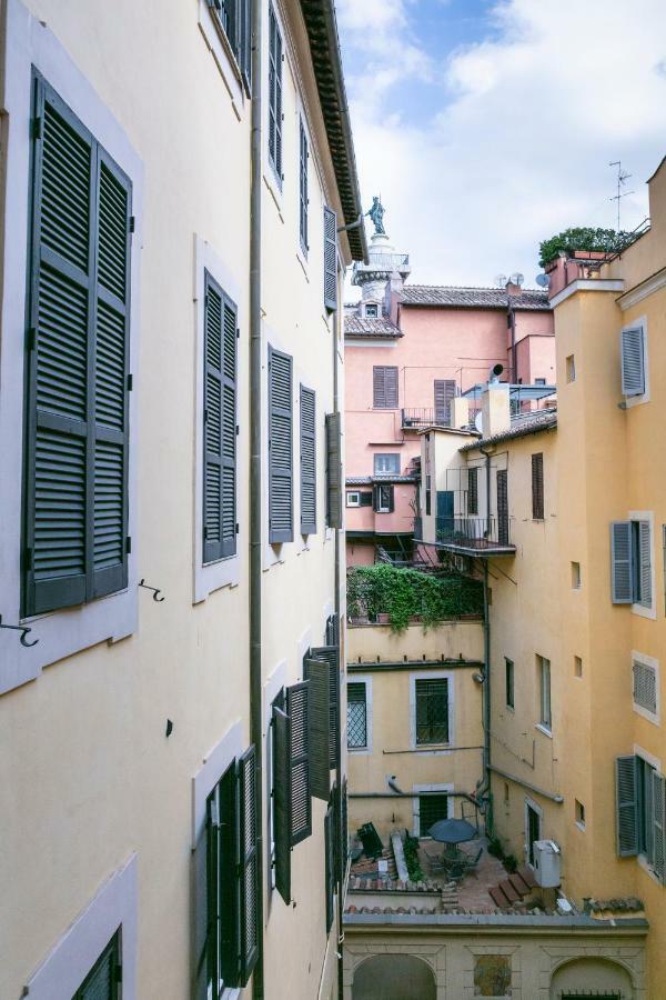 Hadrianus Temple - The Venue Collection Guest house Rome