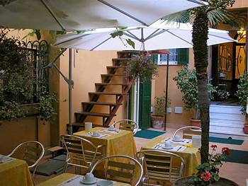 Artorius Hotel 2*