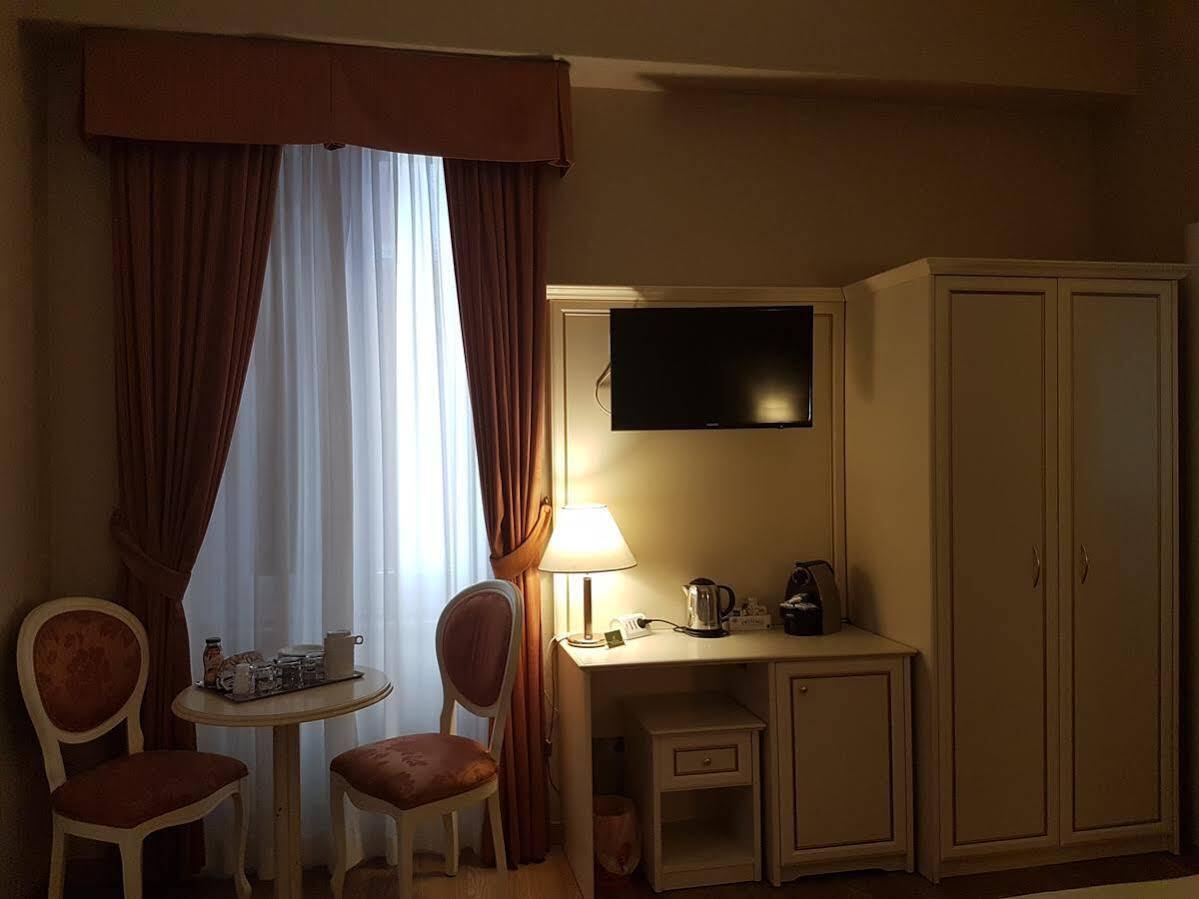 Domus Bocca Di Leone Guest house Rome
