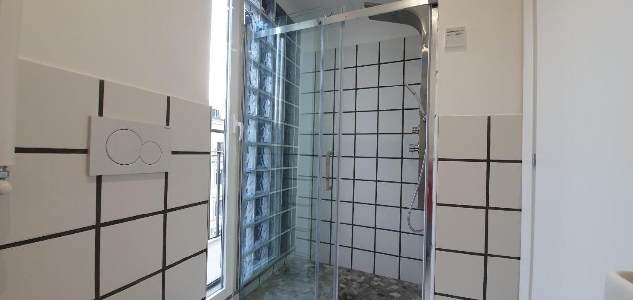 Aparts Apartment