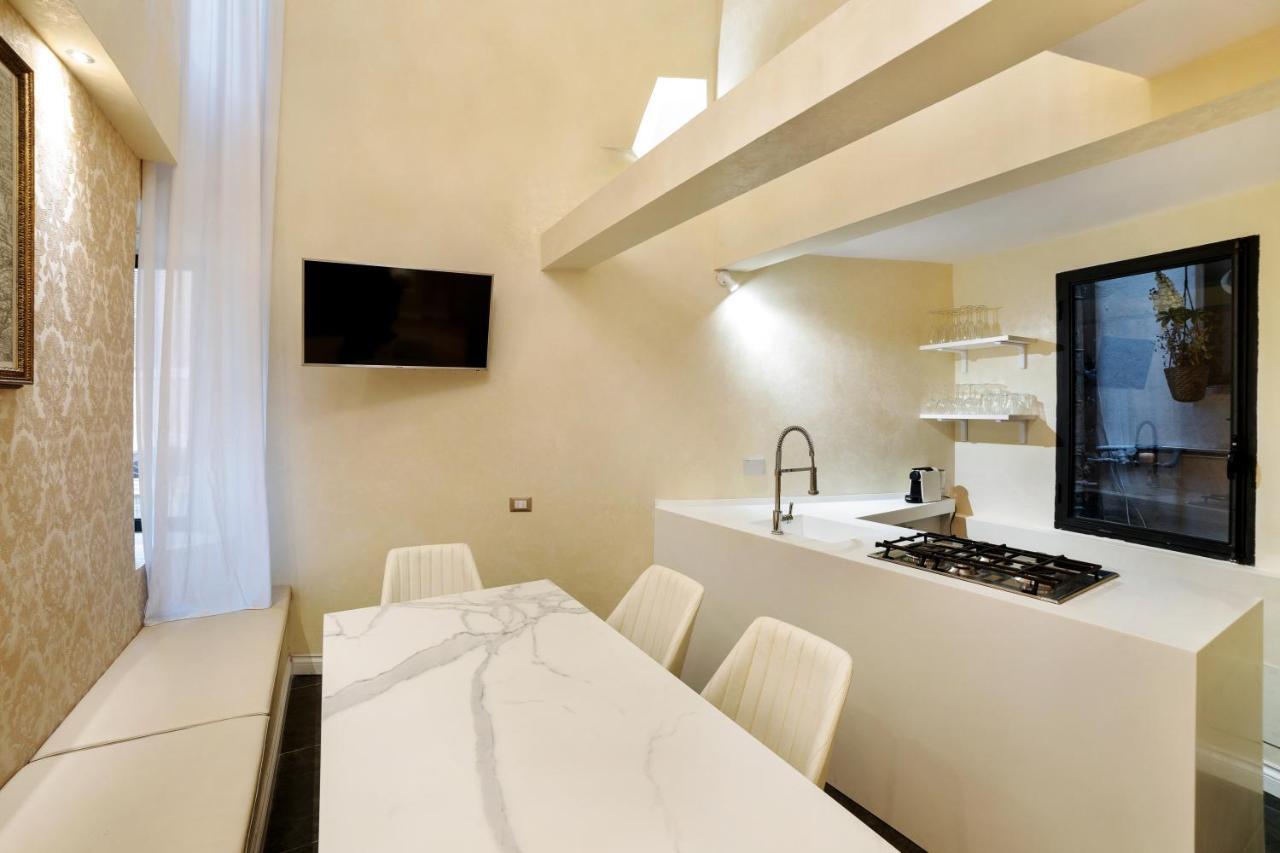 Apartment Pantheon Hedonism *