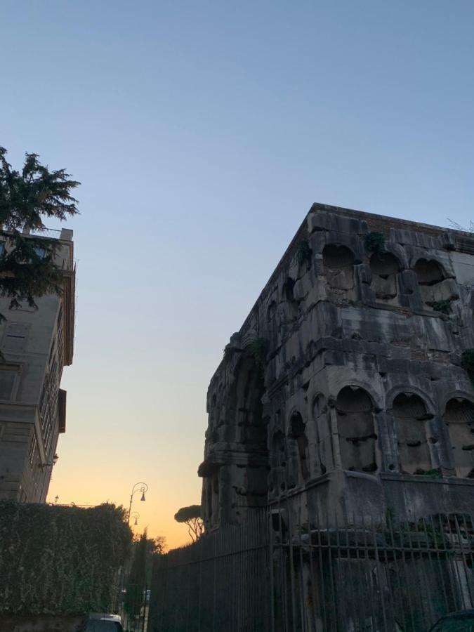 Palatino *