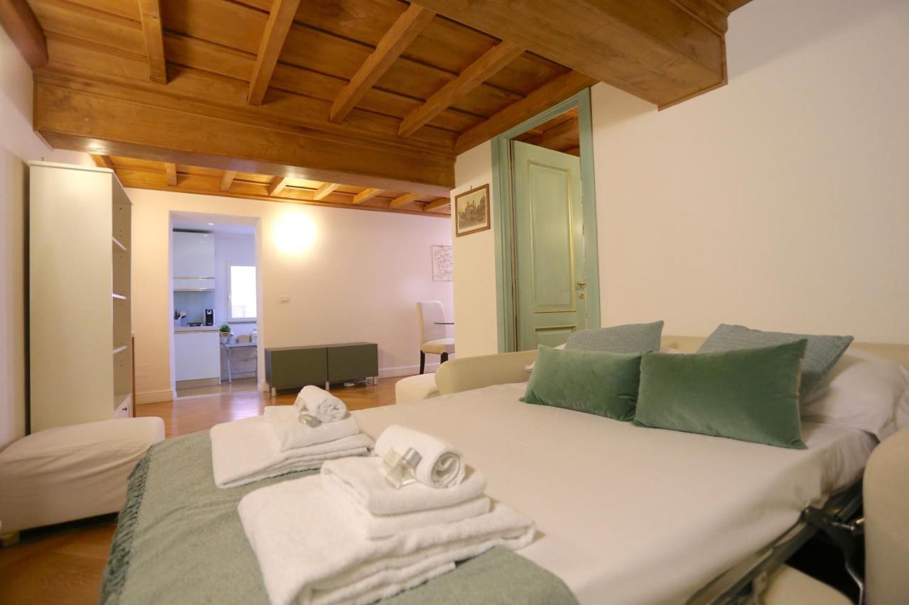 Apartment Maddalena 6 - Pantheon Rome