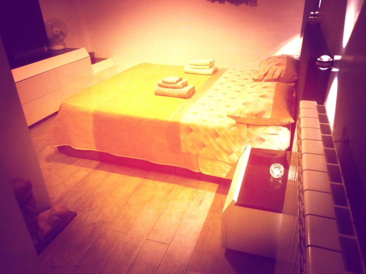 Apartment Retro Art House