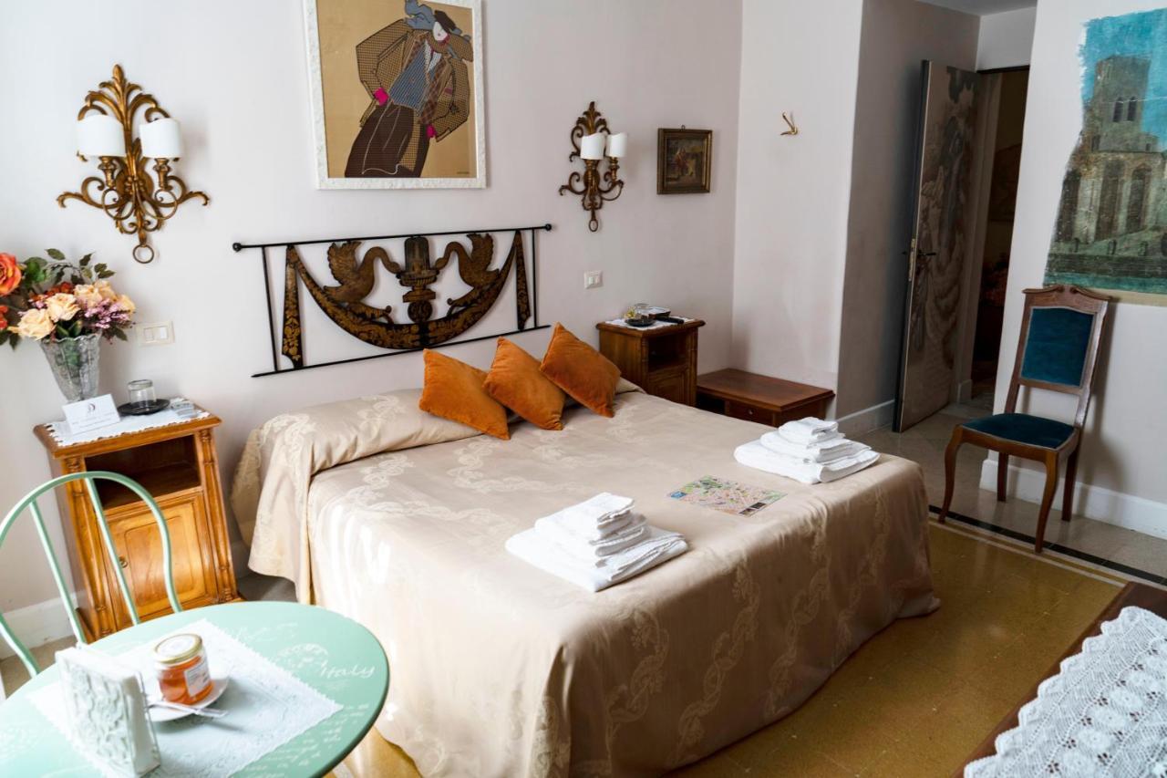 Bed & Breakfast Dante's Hell *