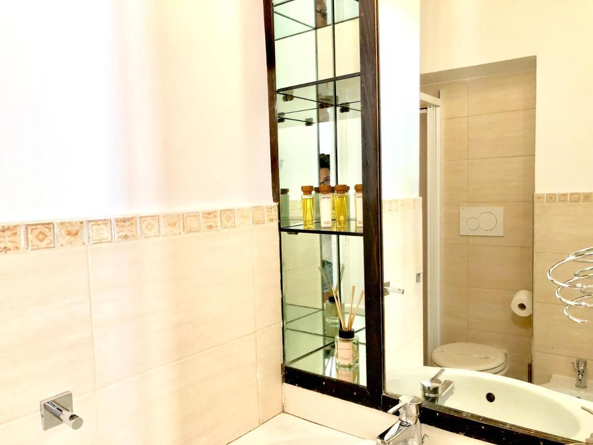 Apartment Palace Fontana Di Trevi Rome