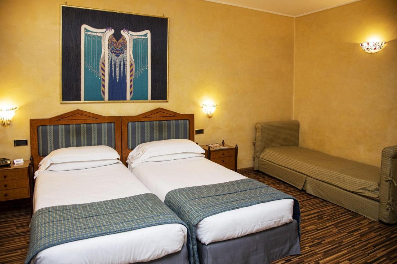 Hotel Western Artdeco 4*