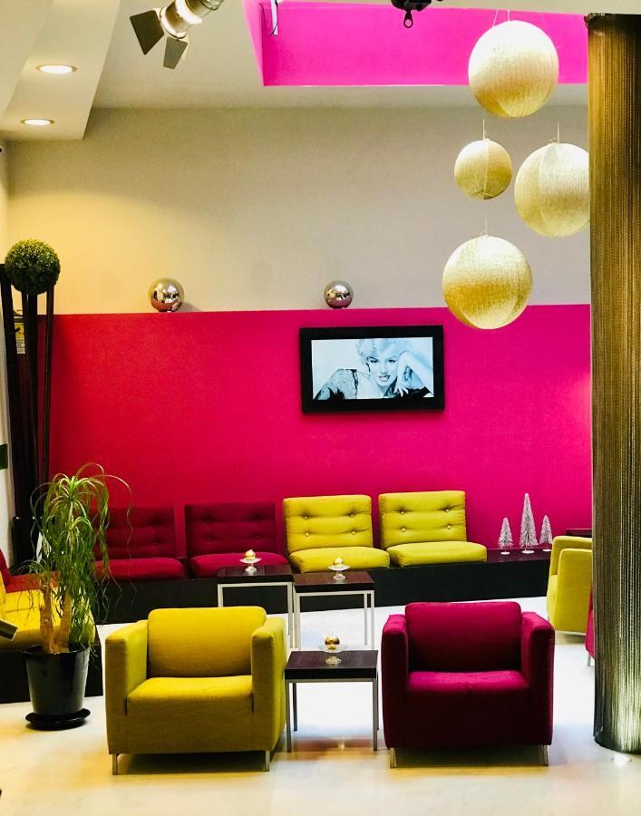 Western Cinemusic Hotel Roma