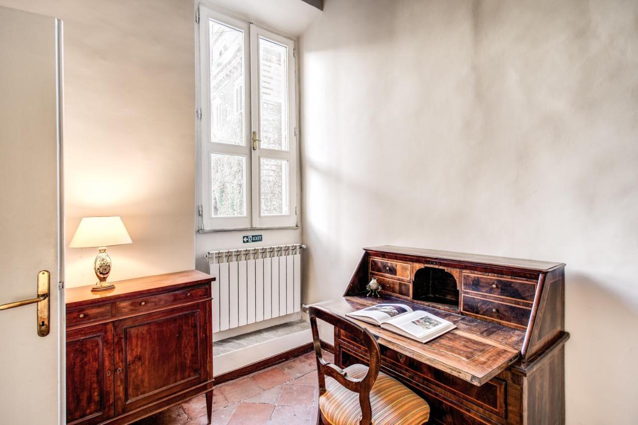 Borgo Pio Passetto Papale Rome
