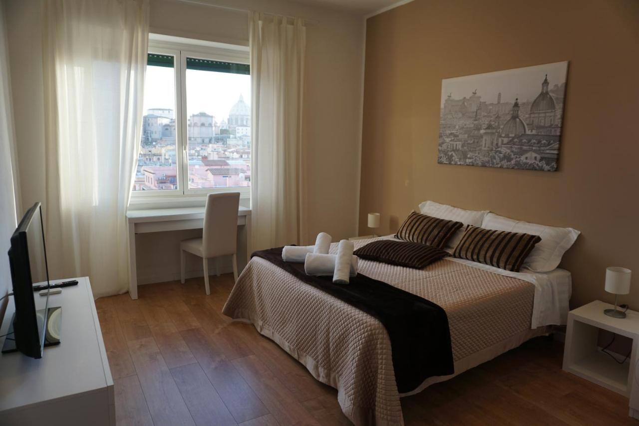 Apartment Panoramic View Of St. Peter